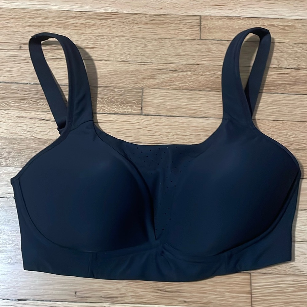 Lululemon Sports Bra 32DD.